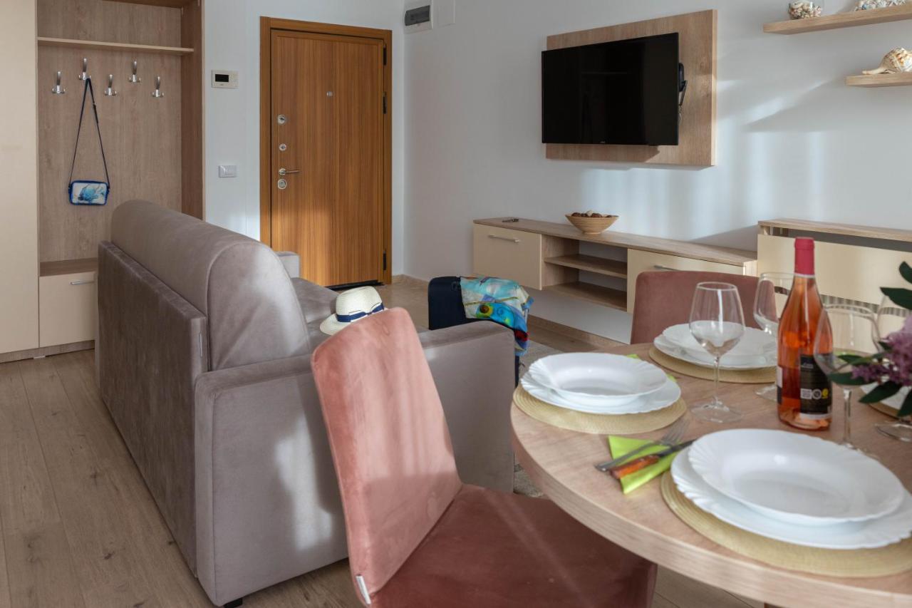 Apartament Le Bonheur Mamaia Exteriör bild
