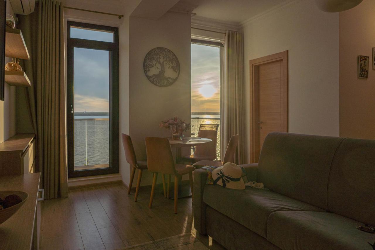 Apartament Le Bonheur Mamaia Exteriör bild