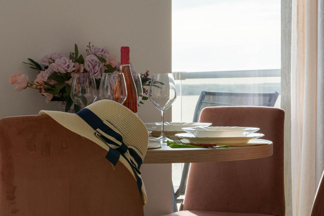 Apartament Le Bonheur Mamaia Exteriör bild