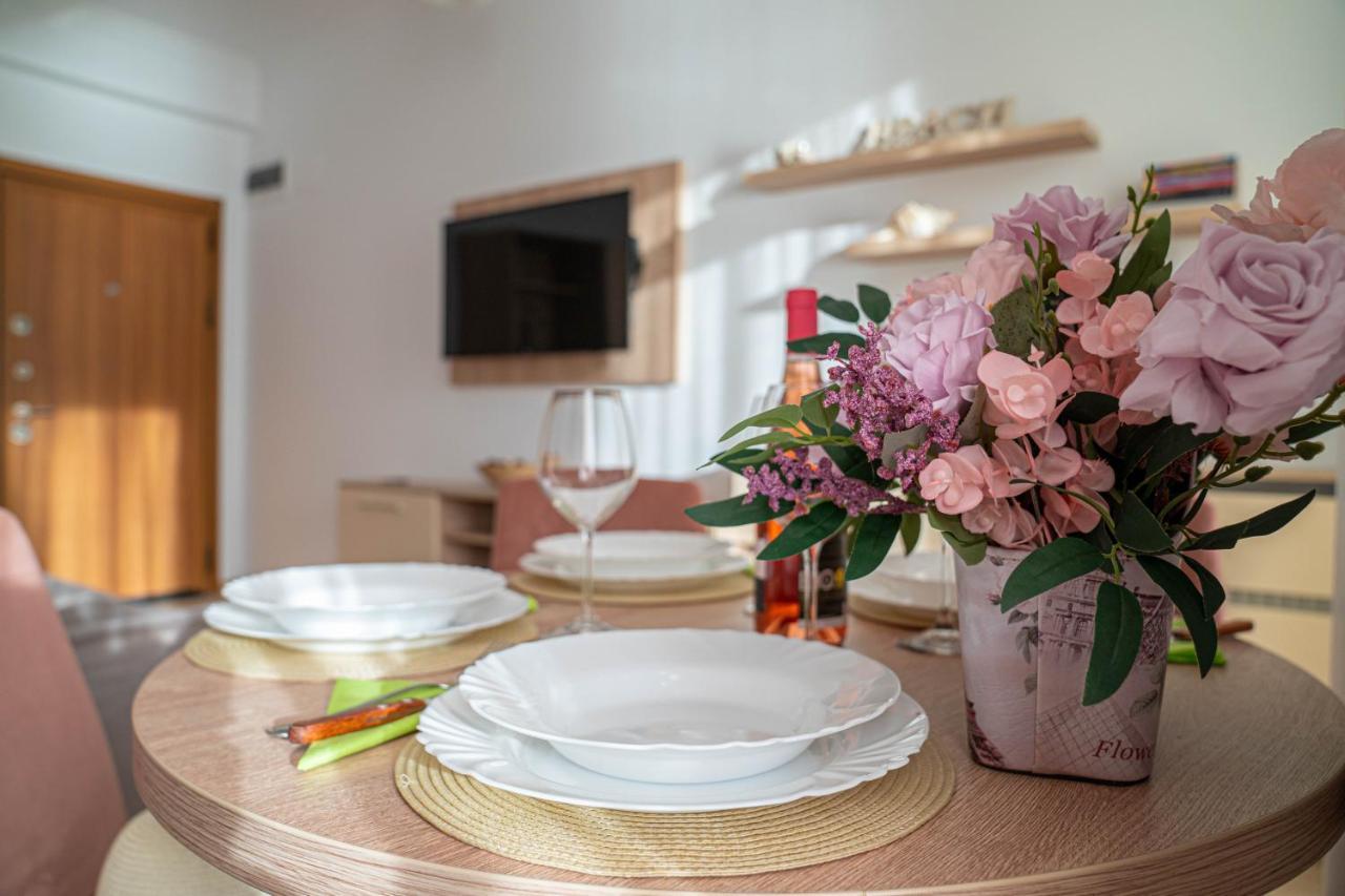 Apartament Le Bonheur Mamaia Exteriör bild
