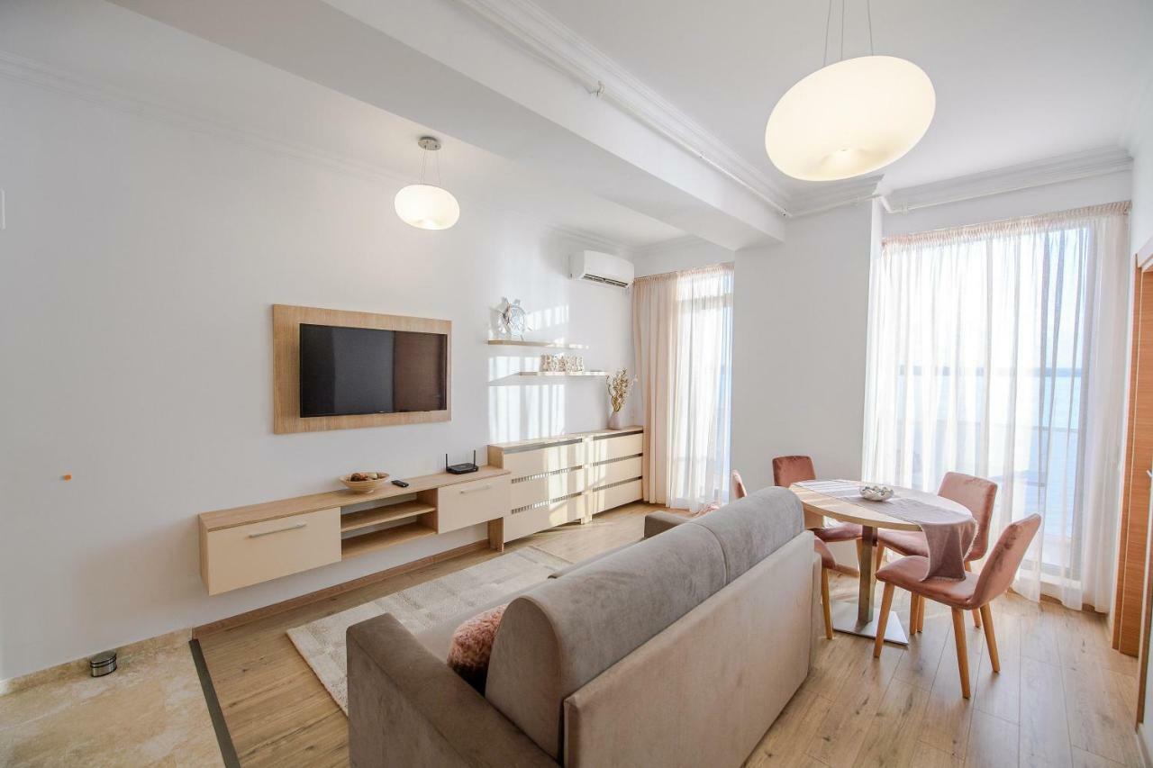 Apartament Le Bonheur Mamaia Exteriör bild